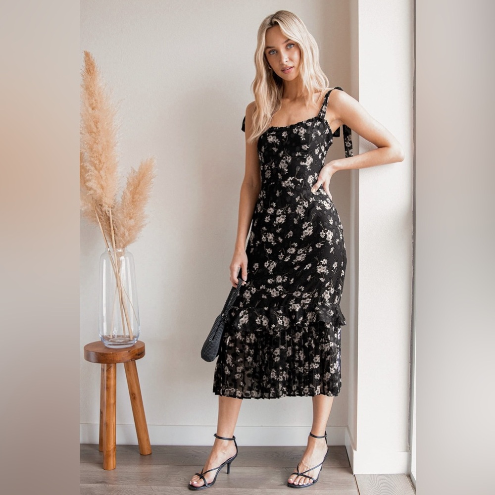 Terrace Views Black Floral Print Tiered Midi Dress Size Medium NEW WITH TAGS